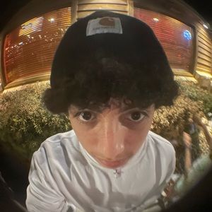 Meet your Posher, Dominic